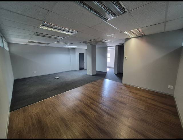 109M² OFFICE TO LET IN WOODMEAD